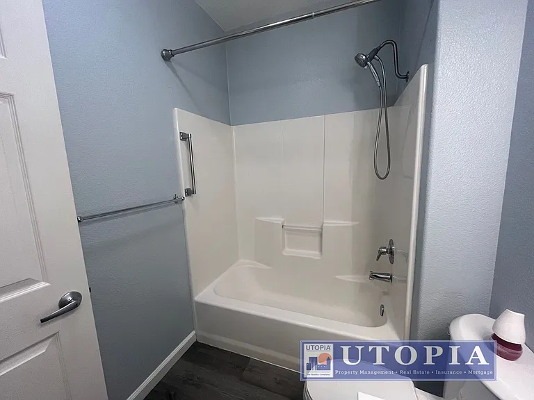 156 Everson Dr — Photo 17