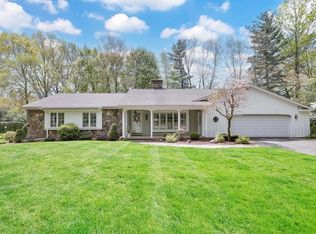 82 Carriage Rd, Chicopee, MA 01013