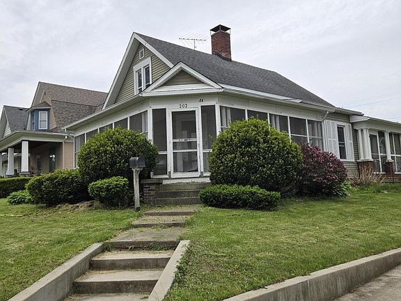 2nd image of 202 G St