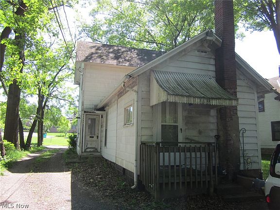 4th image of 231-233 E Crain Ave