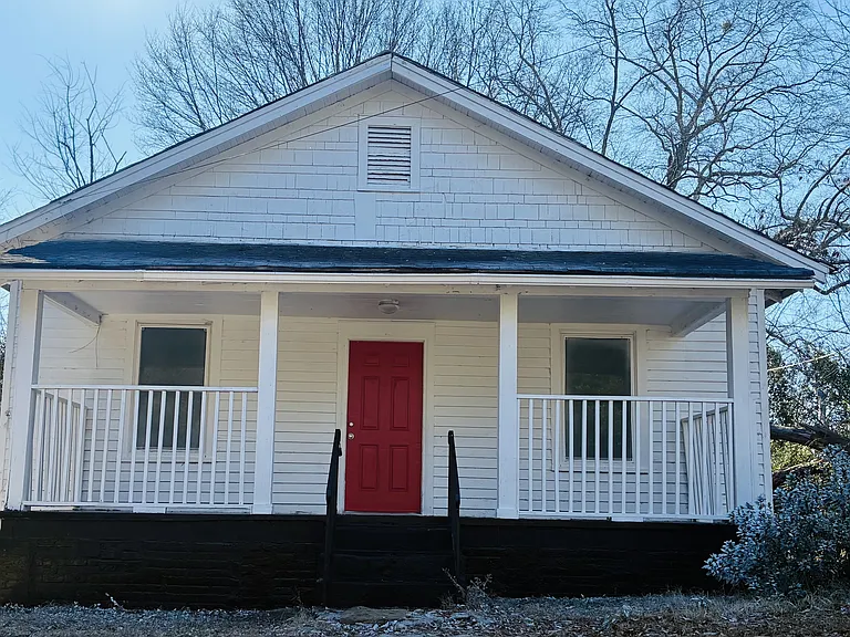 910 Walnut St — Photo 1