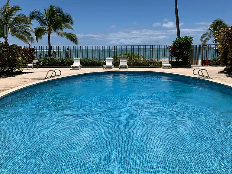 Beachfront pool_