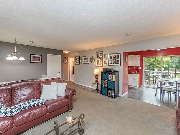5th image of 867 Woodsfield Dr