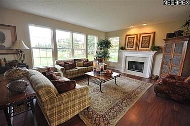 4th image of 485 Waterside Dr #8