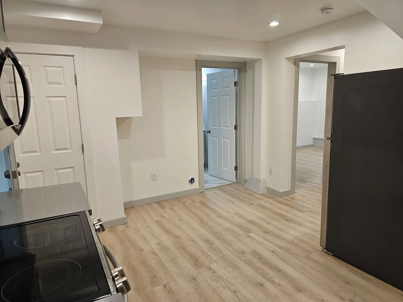 398 Chester St — Photo 2