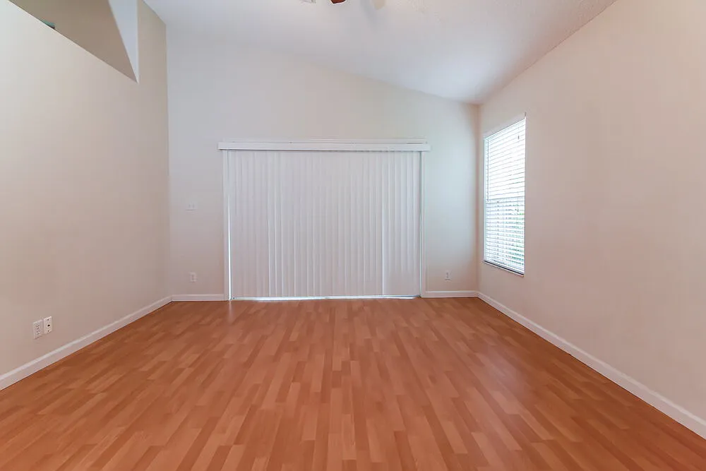 3 bed, 2.0 bath, 1628 sqft, $3,260 — Photo 4