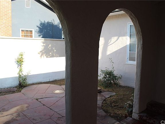5th image of 649 W 27th St
