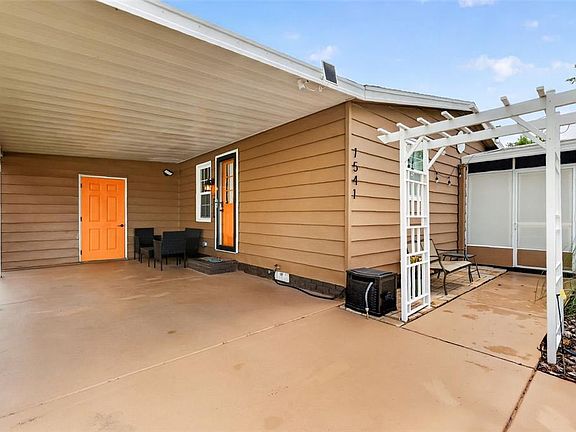 3rd image of 1541 DORAL CIRCLE