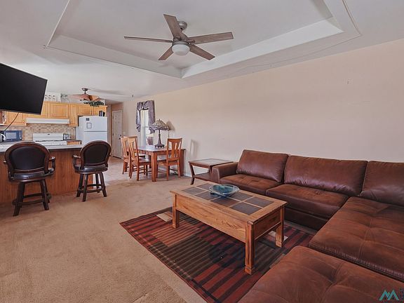 4th image of 617 Gold St