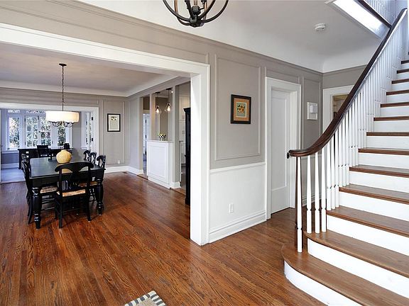 3rd image of 3136 Hawthorne Blvd