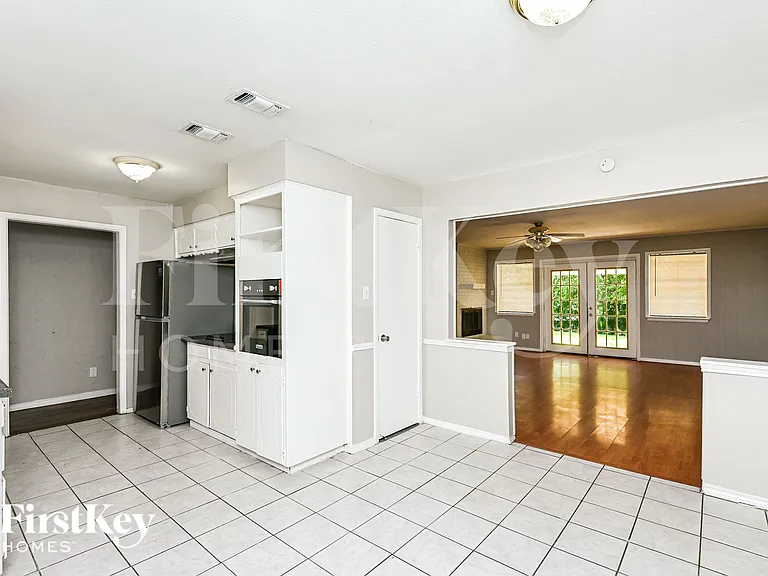 2908 Portales Dr — Photo 5