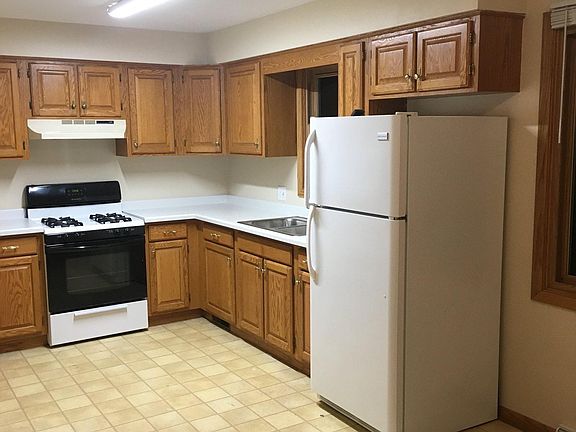 Kitchen floor will be replaced prior to November 1st, 2019.