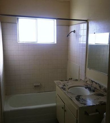 5th image of 5261 Huntington Dr N APT 3