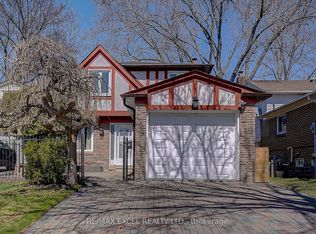 28 Holsworthy Cres, Markham, ON L3T 4C6