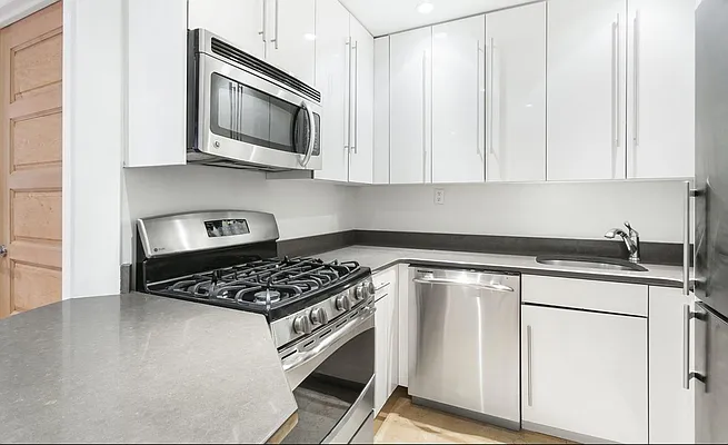 Rented by Compass | media 14