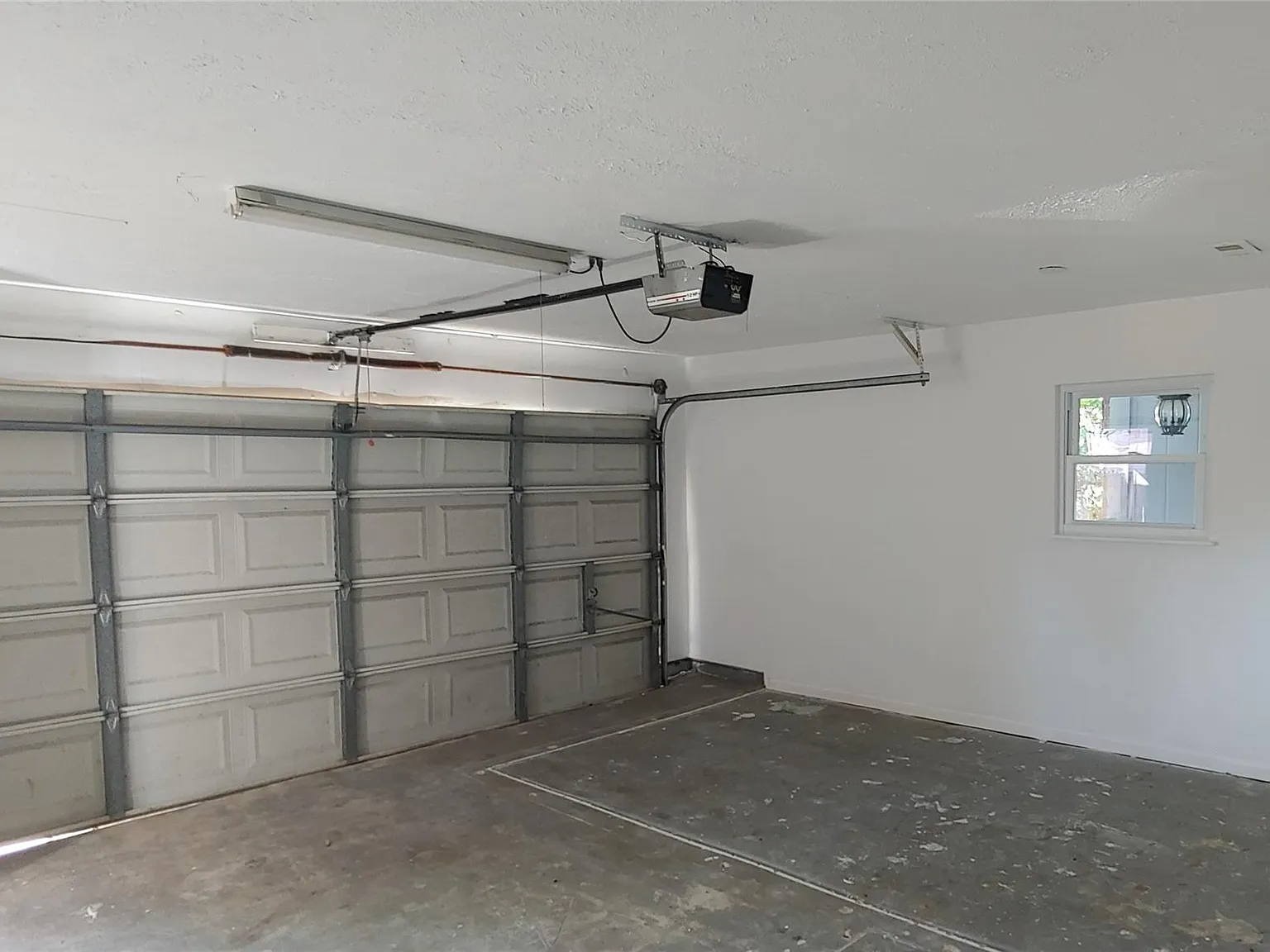3 bed, 1749 sqft, $1,950 — Photo 2