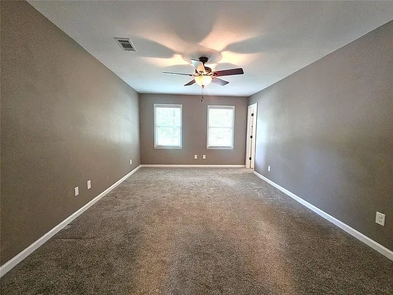 290 Oakmere Dr — Photo 11