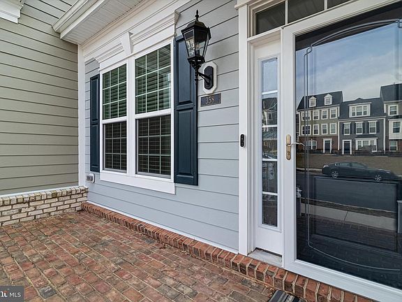 5th image of 358 Buckeye Cir