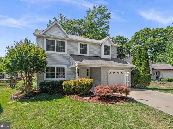 6830 Raccoon Ct, Waldorf, MD 20603