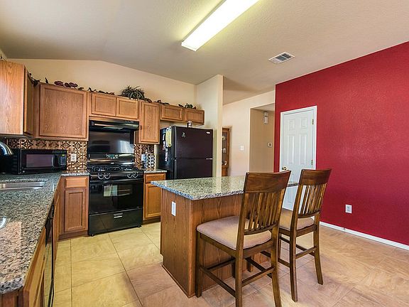 5th image of 375 Oxford Dr
