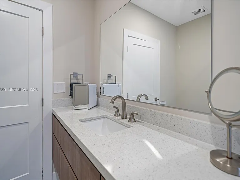 1663 SW 13th St — Photo 30