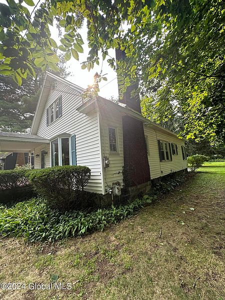 5th image of 101 Saratoga Road