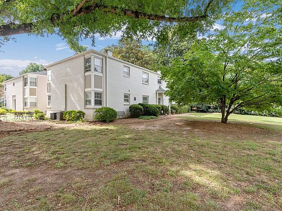 3rd image of 100 Lewis Dr Unit 19A
