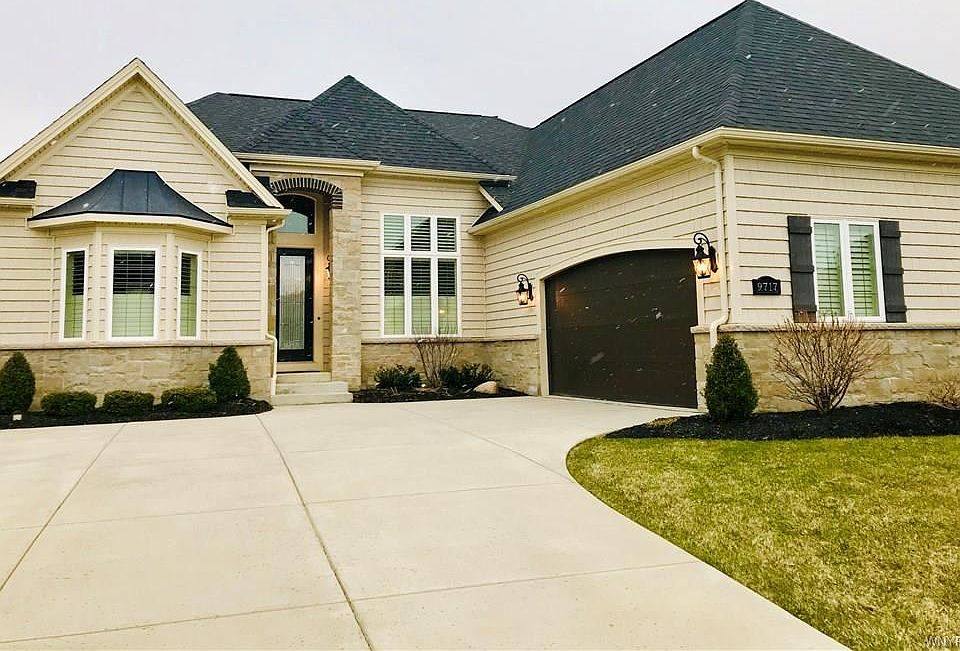 1st image of 9717 Garden Walk