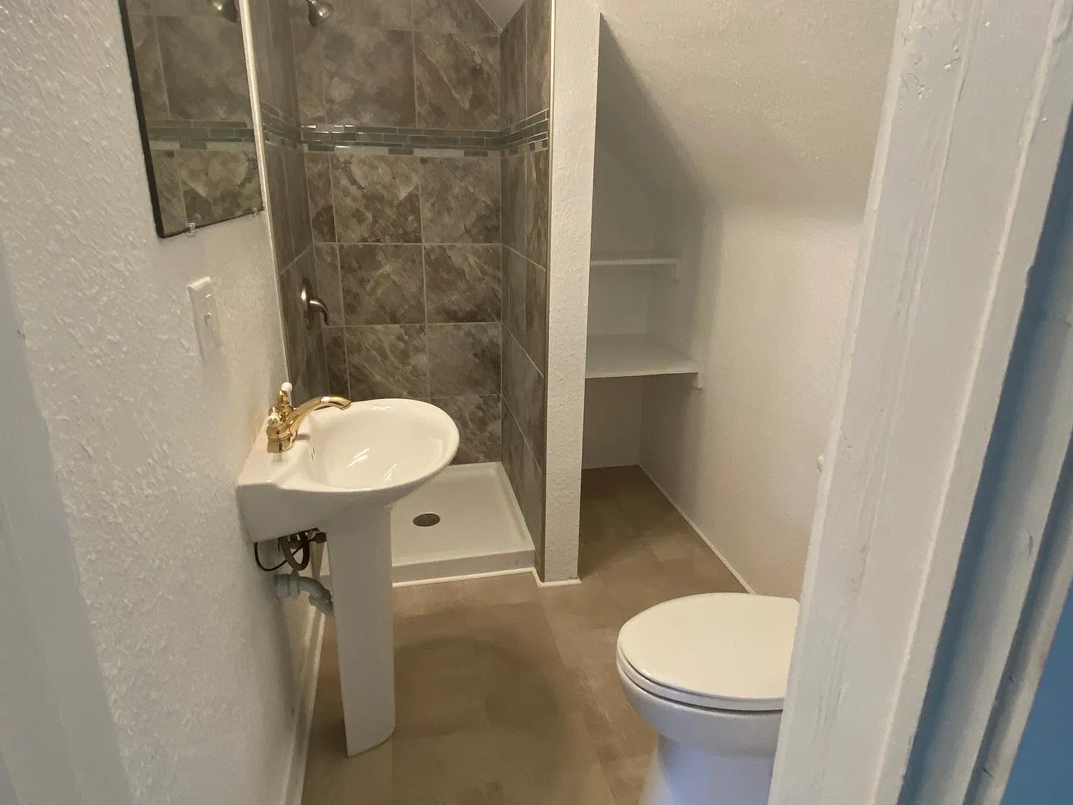 2 bed, $995 — Photo 4