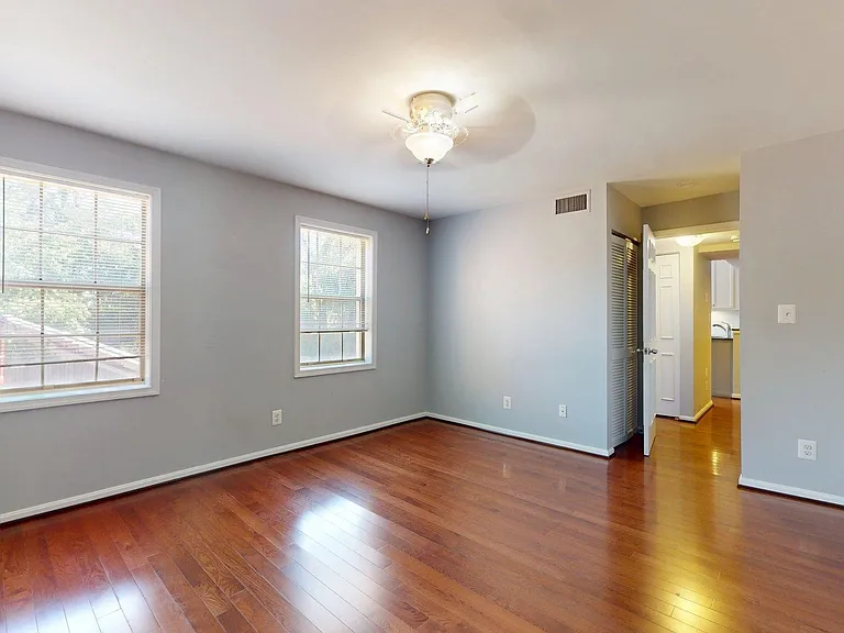 1407 E Abingdon Dr #4 — Photo 13