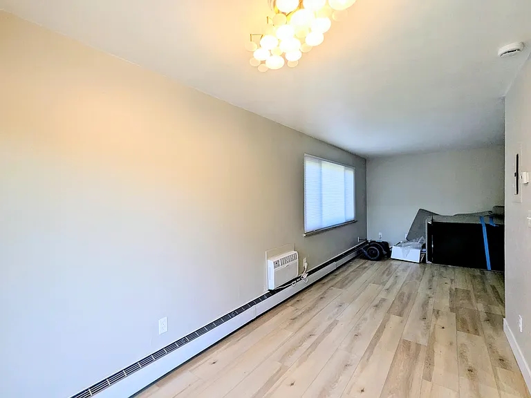 200 N Sherman St #9 — Photo 5