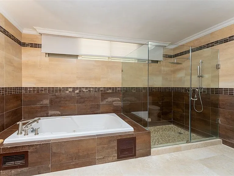254 Sabanera — Photo 20