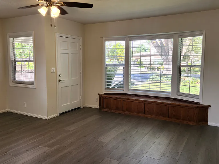 1310 Mayflower Ave — Photo 12