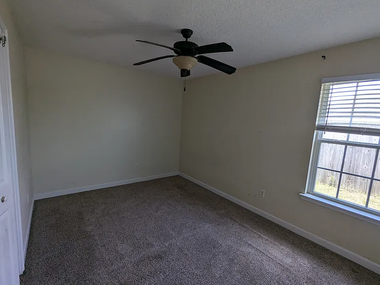 202 Augusta Way — Photo 8