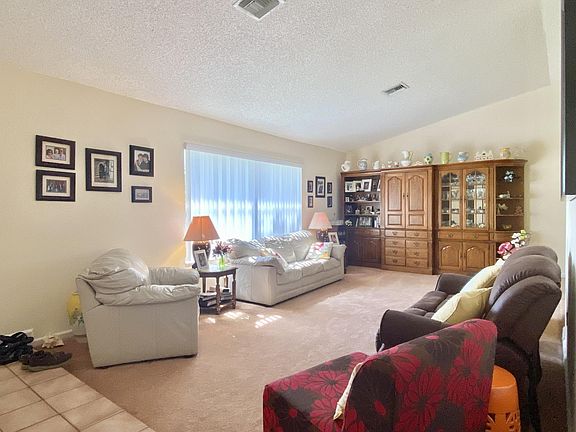 4th image of 2221 Vernon Street