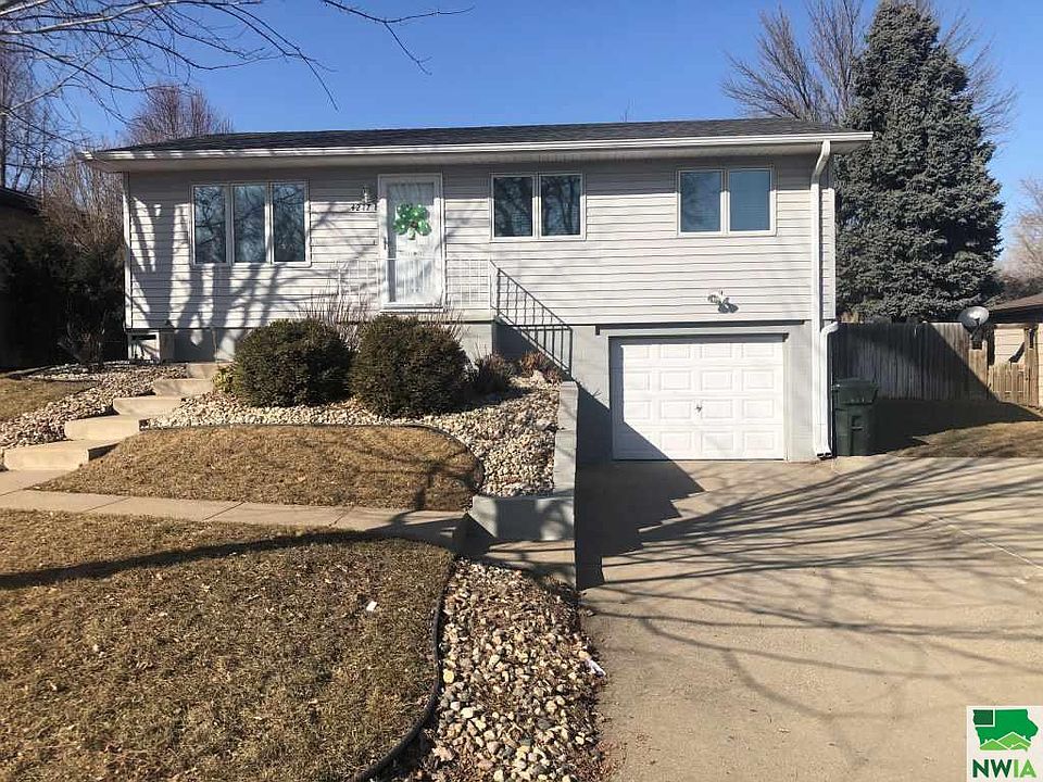 1st image of 4217 46th St