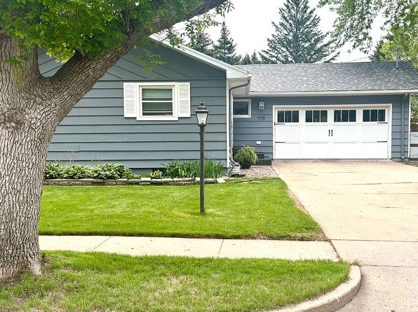 1115 Pioneer Dr