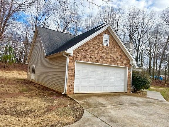 5th image of 41 Oakmont Dr