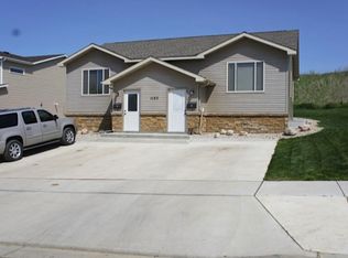 1123 8th Ave NE APT B, Minot, ND 58703