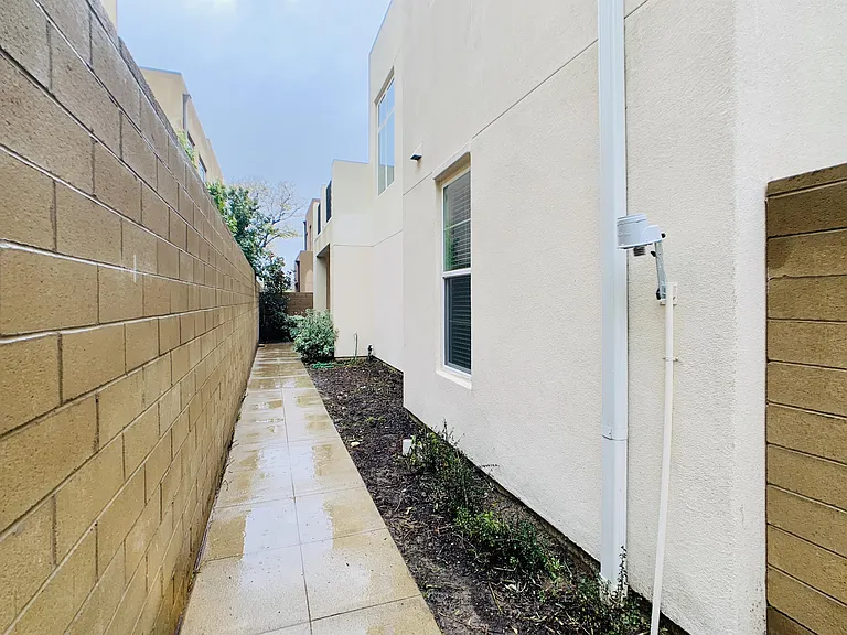 810 Beacon — Photo 23