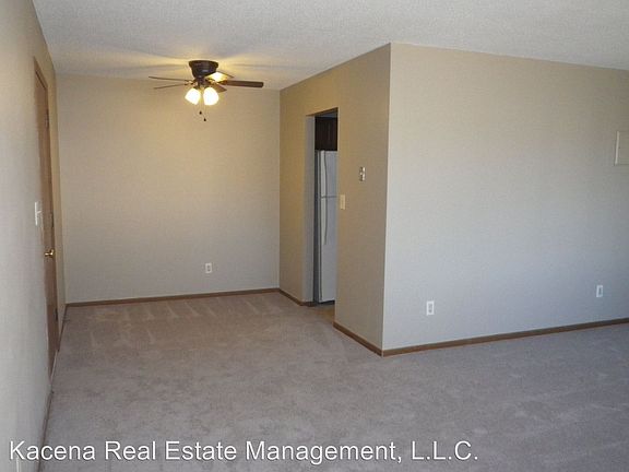 4th image of 934 23rd Avenue Pl APT 8