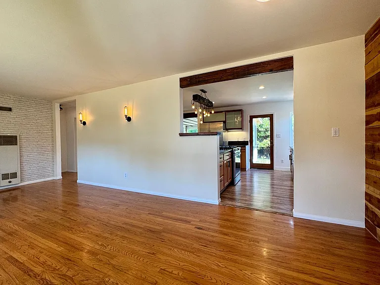 6279 Dixie Dr — Photo 15