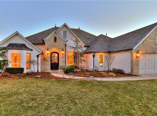 1126 Hemstead Pl, Nichols Hills, OK 73116