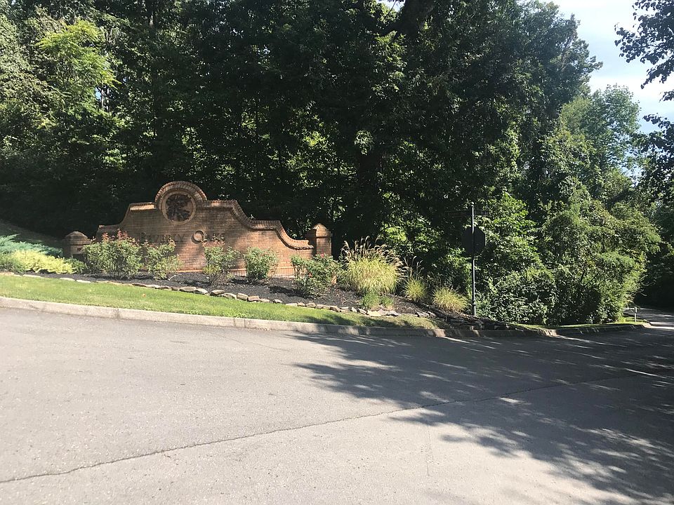 1st image of 5201 Beverly Oaks Dr
