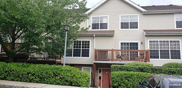 1st image of 344 Village Ct #3209