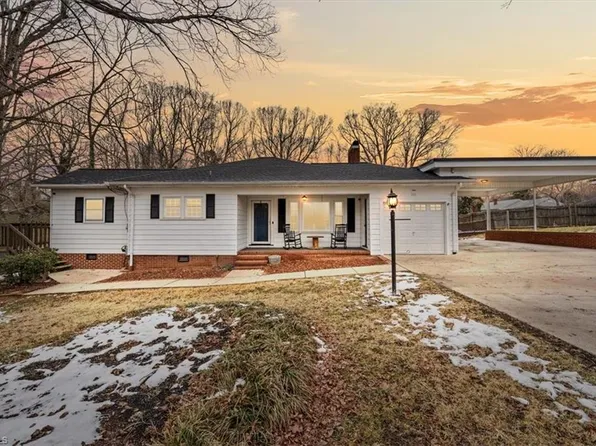 243 Hawthorne Dr, Asheboro, NC 27205