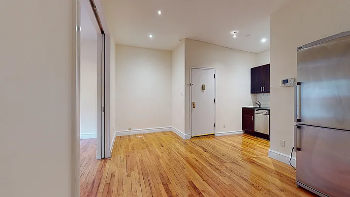 Rented by Bond New York | media 19