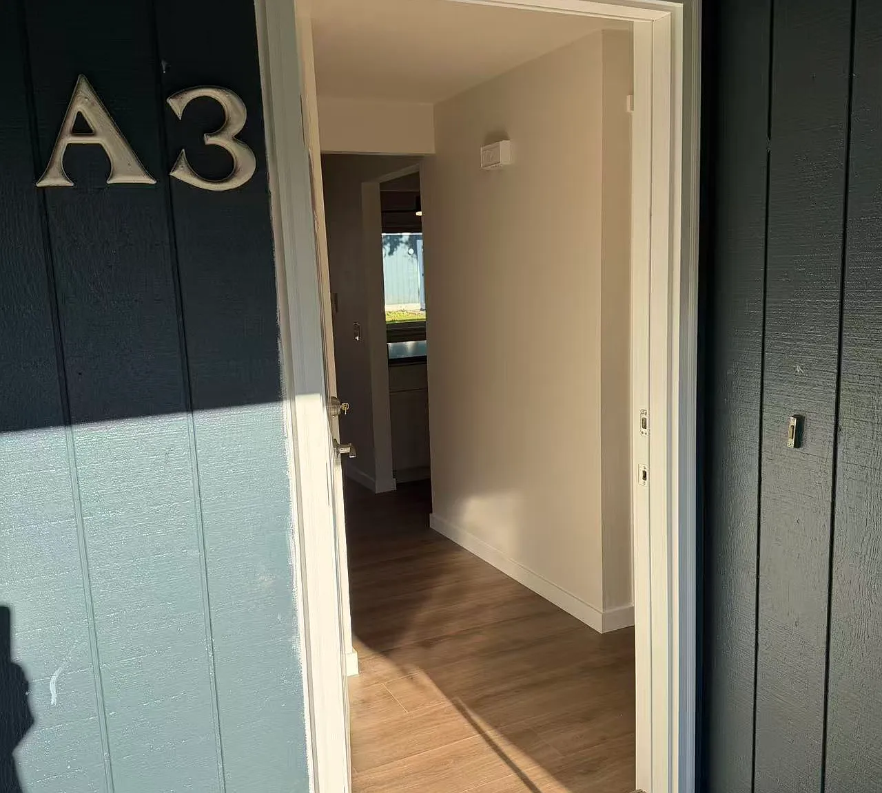 3 bed, 1.5 bath, 1100 sqft, $2,700 — Photo 3