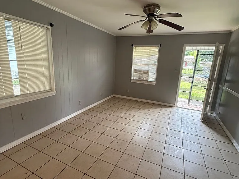 2919 Hillcrest Ave — Photo 9