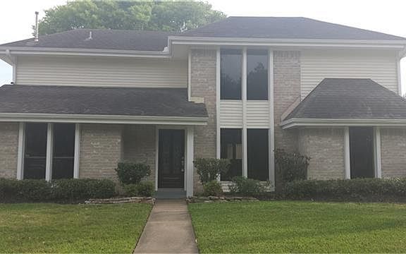 2nd image of 2831 Planters St